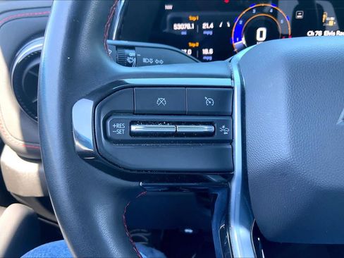 Used 2024 Chevrolet Colorado Z71 w/ Z71 Convenience Package 2 AWD/4WD image 21
