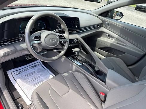 Used 2025 Hyundai Elantra Sport FWD image 16