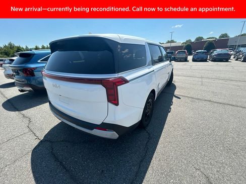 Certified 2025 Kia Carnival FWD image 11