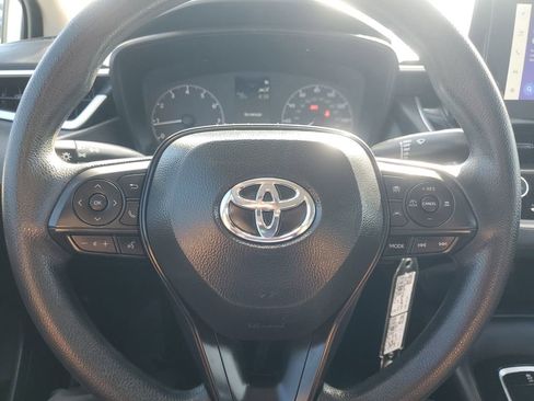Used 2025 Toyota Corolla LE image 18