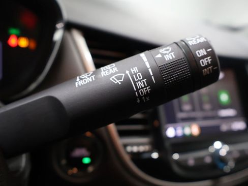 Used 2020 Chevrolet Trax LT w/ LT Convenience Package image 39