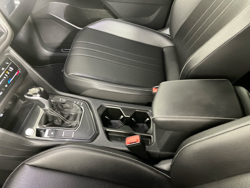Used 2023 Volkswagen Tiguan SE R-Line FWD image 22