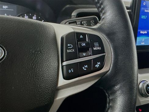 Used 2022 Ford Explorer XLT image 26