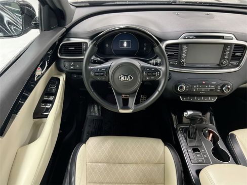 Used 2018 Kia Sorento SX image 21