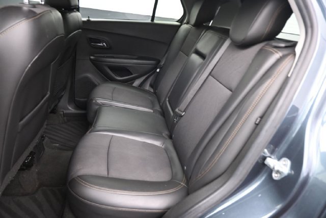 Used 2021 Chevrolet Trax LT w/ LT Convenience Package FWD image 23