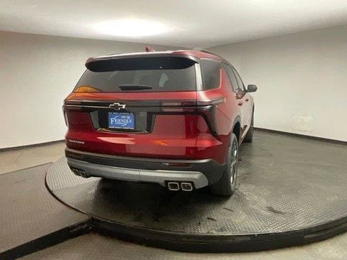 New 2026 Chevrolet Traverse LT w/ Sun and Wheel Package FWD image 7
