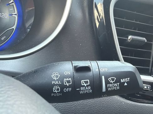 Used 2024 Chrysler Pacifica Touring-L FWD image 24