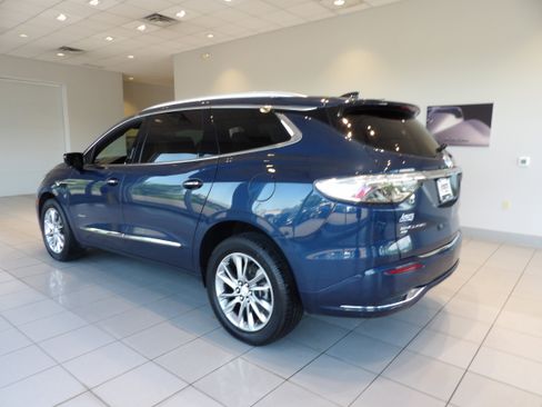 Used 2022 Buick Enclave Avenir w/ Avenir Technology Package AWD/4WD image 6