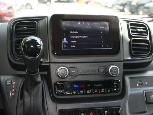 Used 2025 RAM ProMaster 2500 w/ Convenience Group FWD image 15