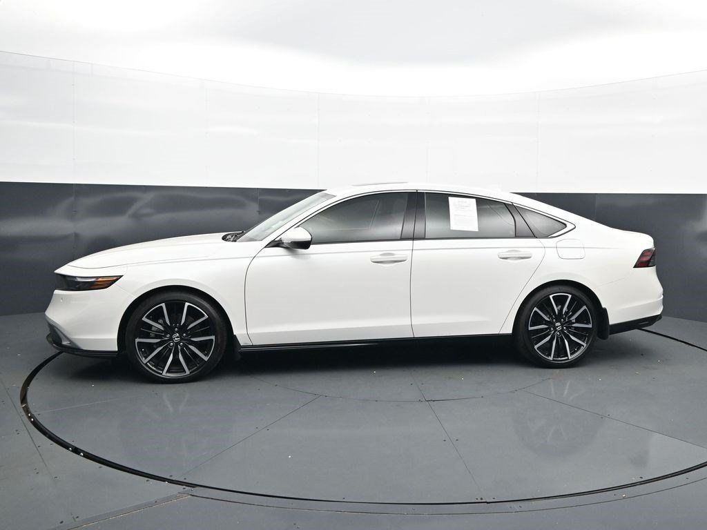 Used 2024 Honda Accord Touring image 4