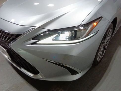 Used 2022 Lexus ES 250 w/ Premium Package image 28