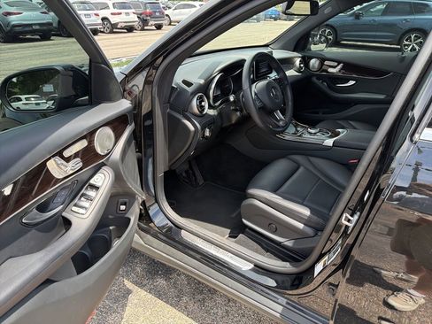 Used 2019 Mercedes-Benz GLC 300 4MATIC image 11
