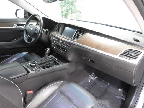Used 2015 Hyundai Genesis 3.8 w/ Option Group 04 RWD image 9