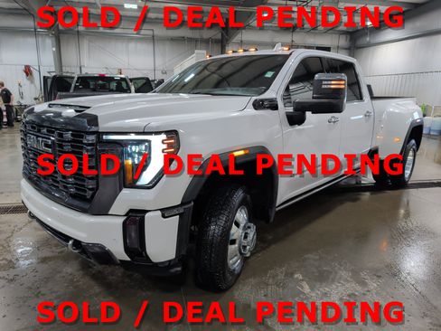 Used 2024 GMC Sierra 3500 Denali Ultimate AWD/4WD image 6