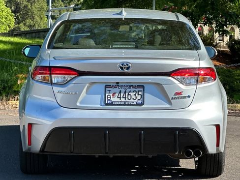Used 2024 Toyota Corolla SE AWD/4WD image 7