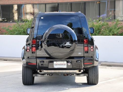 Used 2022 Land Rover Defender 110 X-Dynamic HSE AWD/4WD image 3
