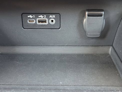 Used 2025 Nissan Altima 2.5 SV AWD/4WD image 24