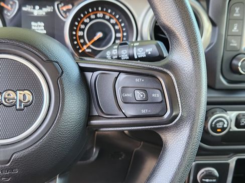 Used 2021 Jeep Wrangler Sport AWD/4WD image 19
