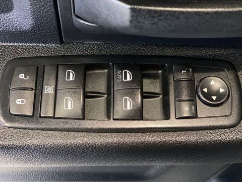 Used 2015 RAM 3500 Tradesman w/ Chrome Appearance Group image 16