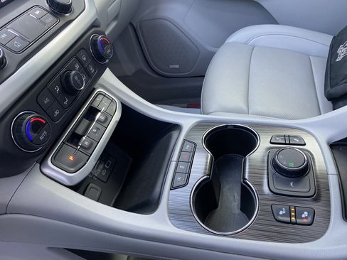 Used 2021 GMC Acadia SLT image 29