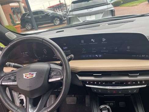 Used 2024 Cadillac XT4 Premium Luxury AWD/4WD image 23