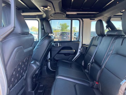 Used 2023 Jeep Wrangler Unlimited Rubicon 4xe w/ Cold Weather Group AWD/4WD image 26