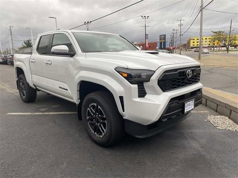 New 2025 Toyota Tacoma TRD Sport image 1