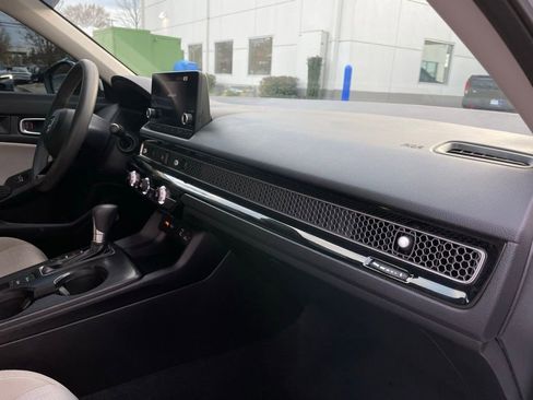 Used 2022 Honda Civic LX image 32