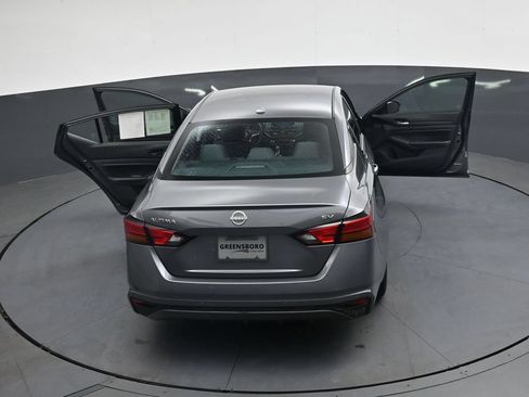 Used 2024 Nissan Altima 2.5 SV FWD image 41