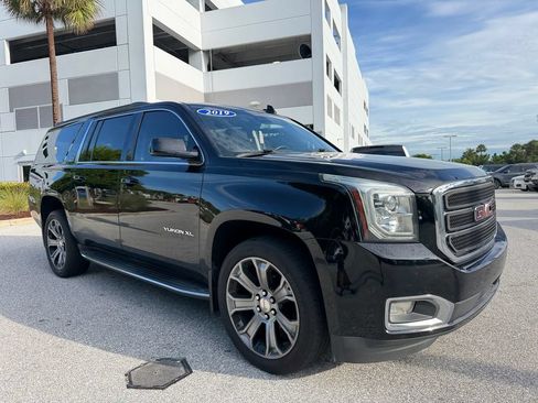 Used 2019 GMC Yukon XL SLE w/ Convenience Package RWD image 1