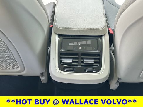 Used 2019 Volvo XC90 T5 Momentum w/ Multimedia Package image 14
