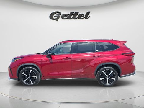 Used 2022 Toyota Highlander XSE FWD image 8