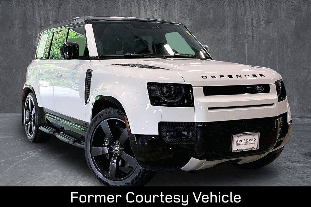 Used 2025 Land Rover Defender 110 V8 AWD/4WD image 3