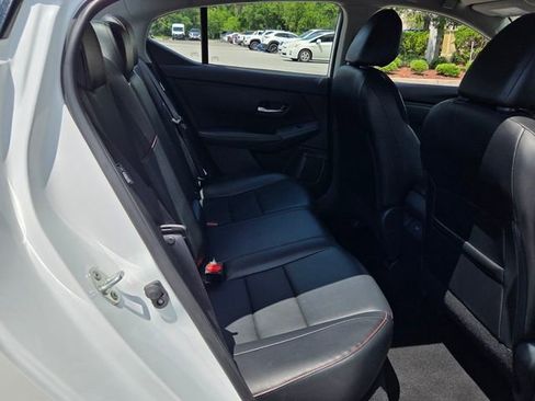 Used 2025 Nissan Sentra SR w/ SR Premium Package FWD image 17