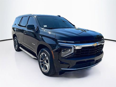 Used 2025 Chevrolet Tahoe LS image 2