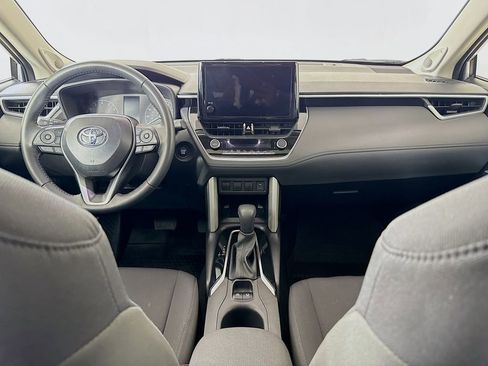 Certified 2025 Toyota Corolla Cross LE w/ Moonroof Package AWD/4WD image 3