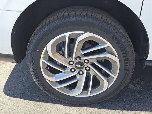 New 2025 Lincoln Navigator L Reserve image 8