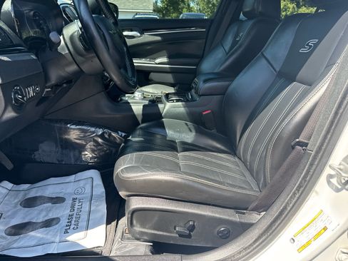 Used 2020 Chrysler 300 S AWD/4WD image 11