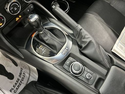 Used 2021 MAZDA MX-5 Miata Grand Touring RWD image 18