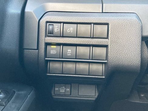 Certified 2025 Toyota Tacoma SR AWD/4WD image 14