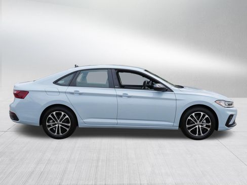 Used 2025 Volkswagen Jetta Sport FWD image 8