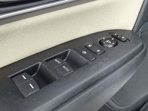 Used 2017 Honda CR-V EX image 16