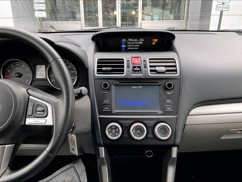 Used 2017 Subaru Forester 2.5i w/ Alloy Wheel Package image 40