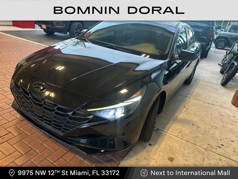 Used 2023 Hyundai Elantra SEL FWD image 1