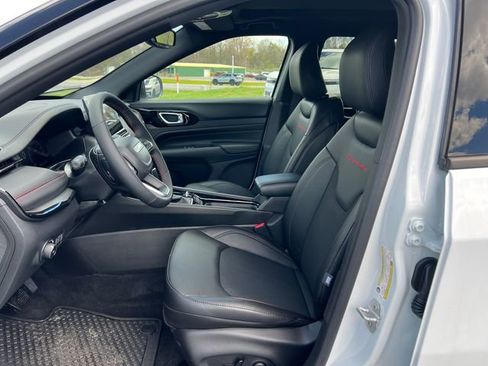 New 2026 Jeep Compass Trailhawk w/ Sun, Sound & Navigation Group AWD/4WD image 4