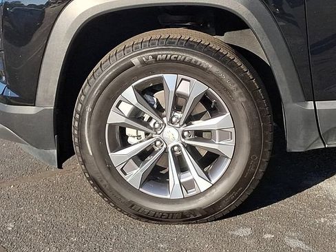 Used 2025 Chevrolet Equinox LT AWD/4WD image 8