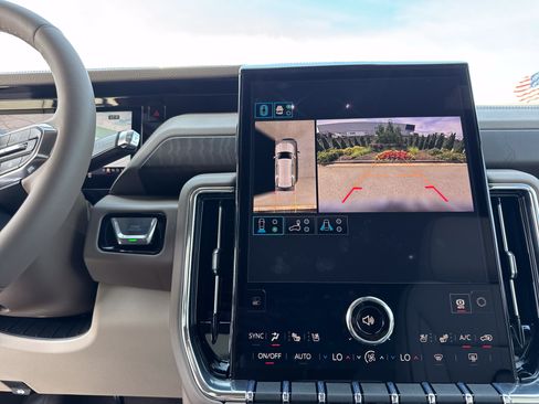New 2026 GMC Yukon Denali w/ Sun & Power Step Package AWD/4WD image 26