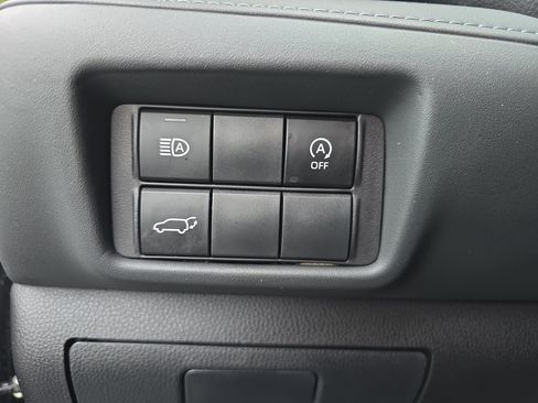 Used 2024 Toyota Highlander XLE FWD image 26