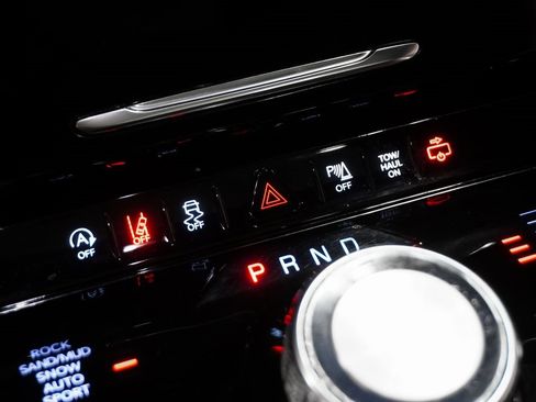 Used 2022 Jeep Wagoneer Series III w/ Premium Group I image 31