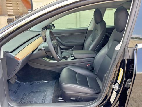 Used 2020 Tesla Model 3 Standard Range Plus RWD image 17